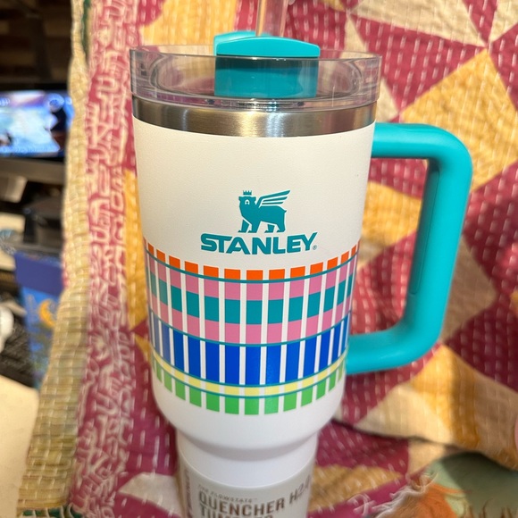 Stanley x Target exclusive summer plaid and periwinkle 40 oz adventure quencher! - Picture 4 of 12